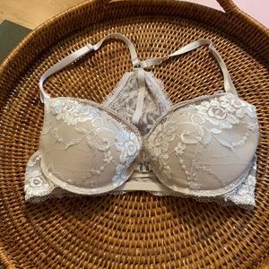 🌸 $3 if bundled - 34C Lace Racerback Bra Front Closure Adjustable Straps Padded